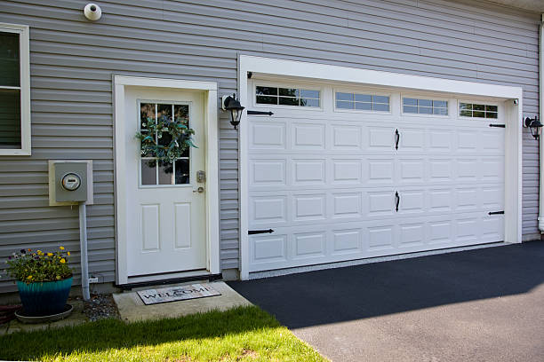 24/7 Emergency Garage Door Panel Replacement experts in Olyphant, PA